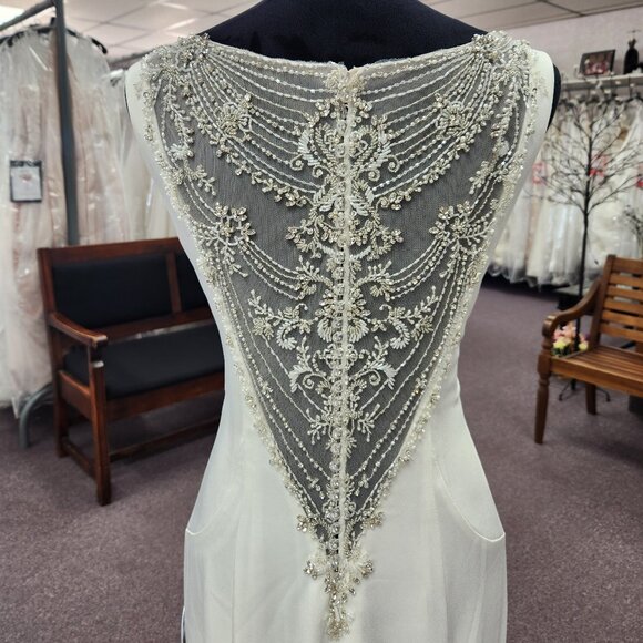 Martin Thornburg 120249 Size 8 Ivory Fit & Flare Bridal Gown - Picture 6 of 9